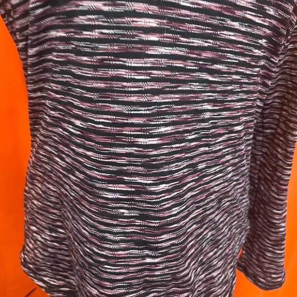 4 beautiful long sleeve shirts - Picture 15 of 16